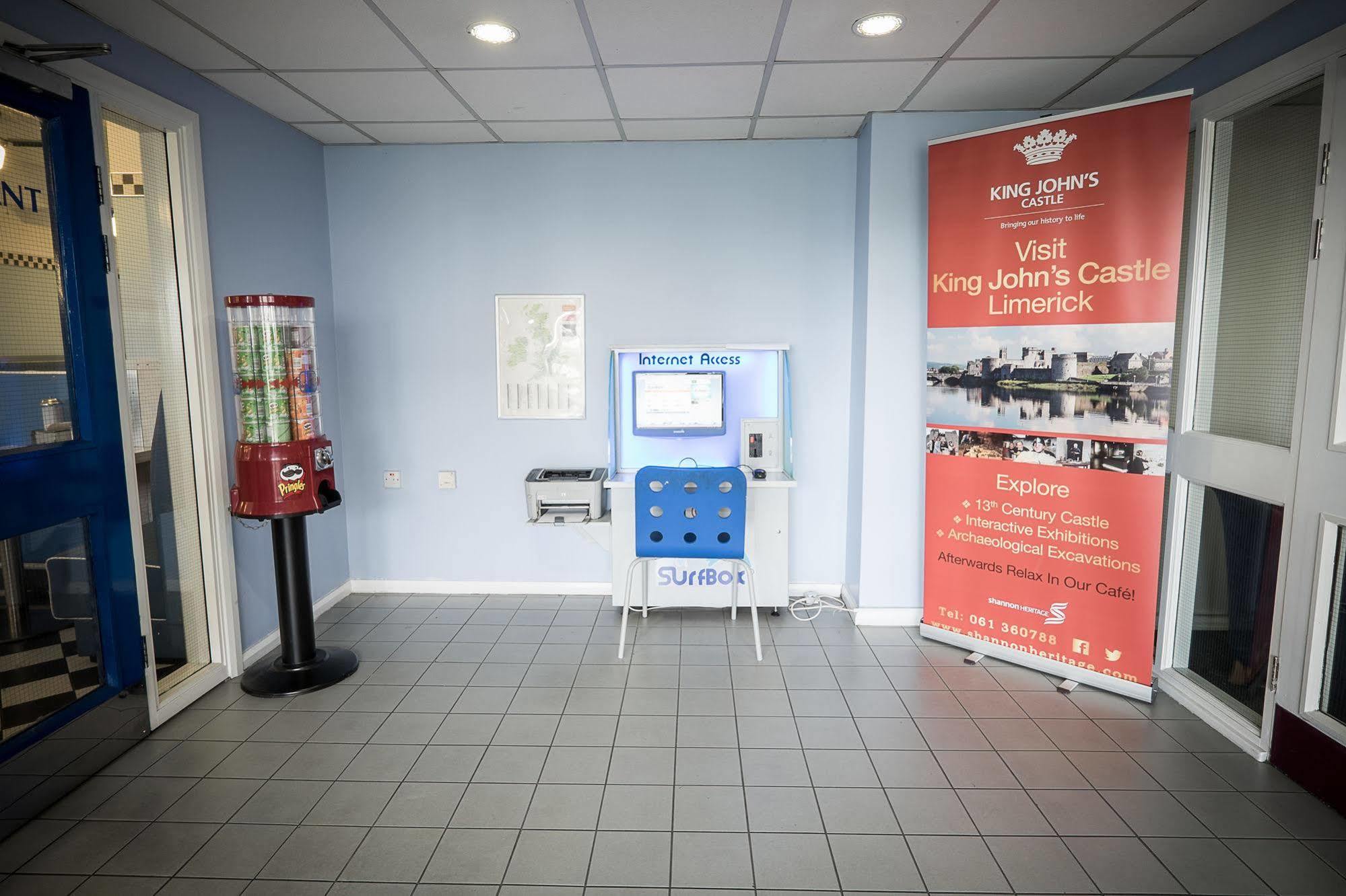 Travelodge Limerick Junction Exteriér fotografie